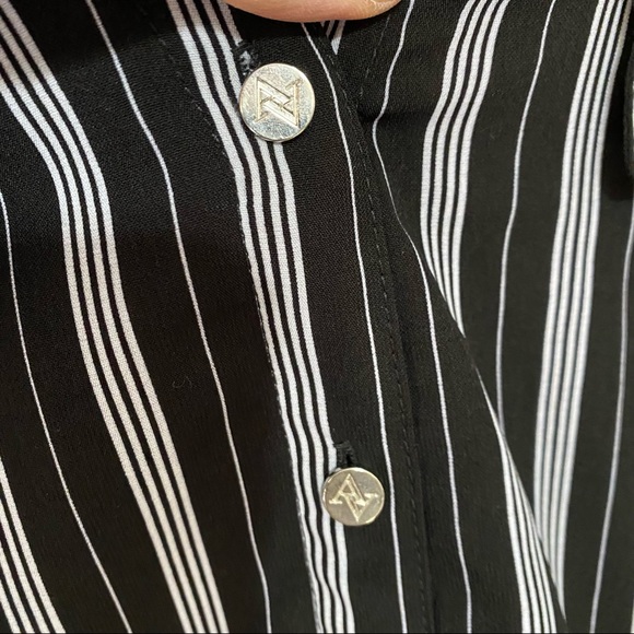Adrienne Vittadini Black w/White Striped Top - Picture 4 of 9